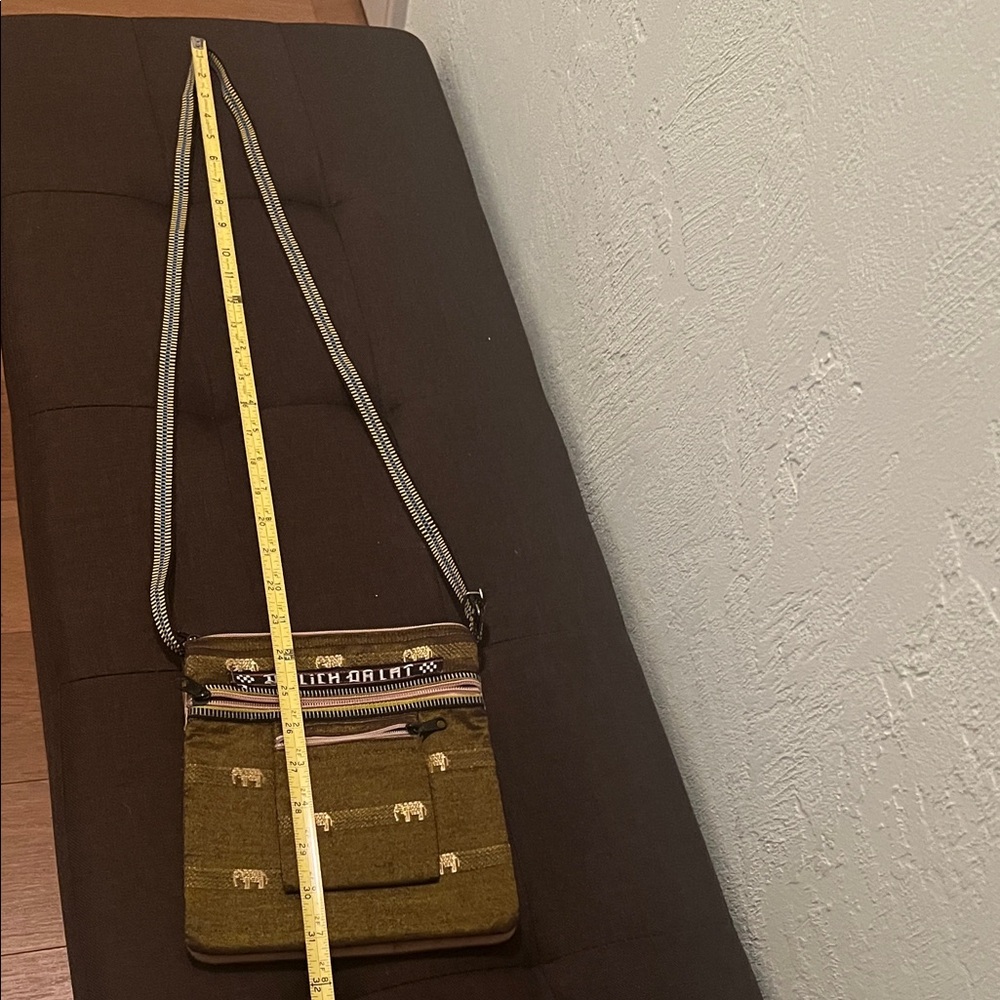 0977** Unisex Gold-Banana Leaf green Thai Silk Stylish Crossbody Bag - Picture 4 of 10